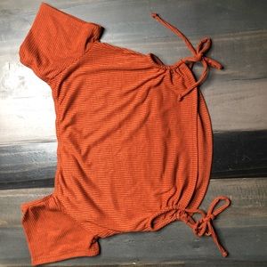 Brown/orange crop top